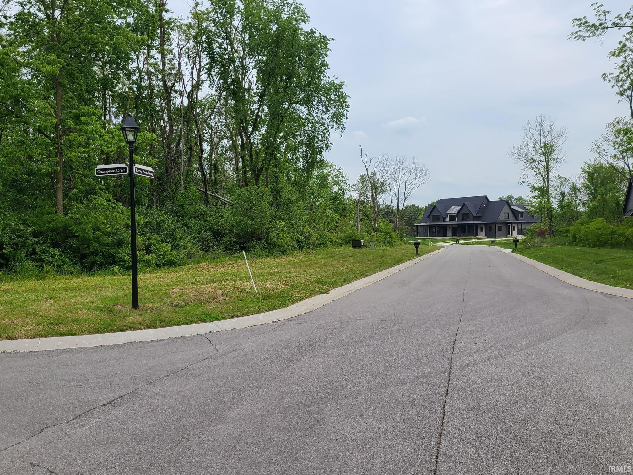 Image of 3723 Torrey Pines Parkway